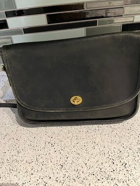 Coach vintage city bag.